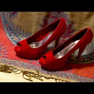 Sexy fiery Red Qupid  open toe heel/pump  shoe.